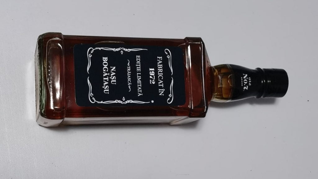 sticla de whiskey personalizata