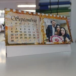 calendar de birou personalizat
